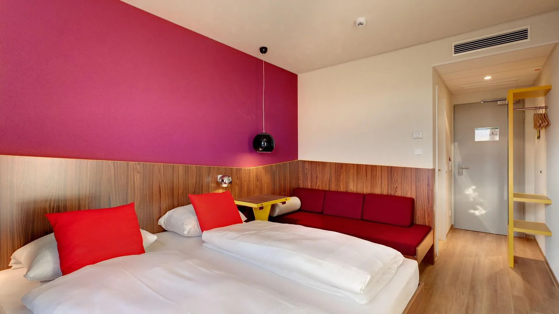 Meininger Hotel Frankfurt Main / Airport Frankfurt am Main 3*,